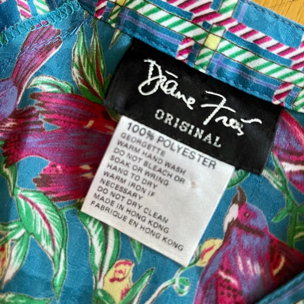 SOLD | 80s Vintage Diane Freis Bird Print Ruffle Dress - Picture 4 of 9